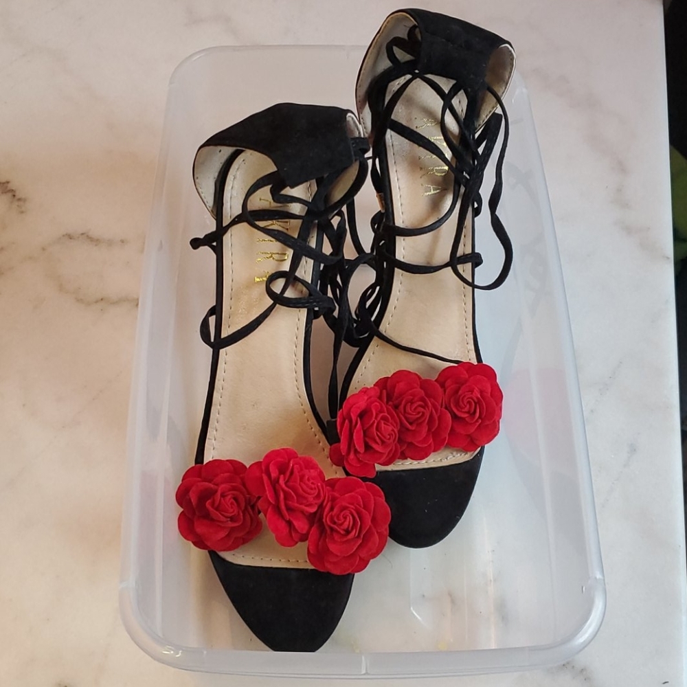 Heels - Picture 2 of 5